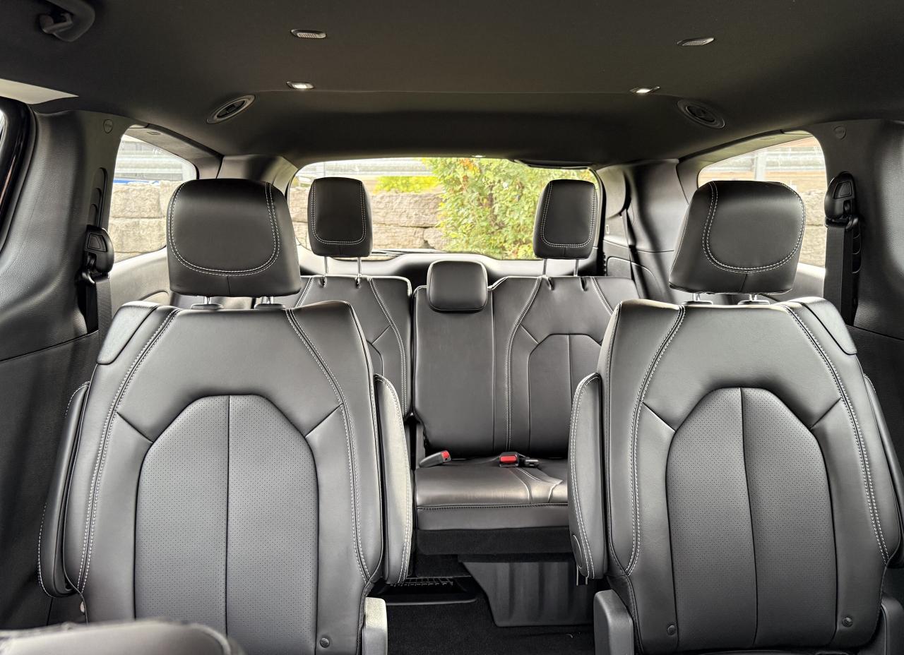 2026 Chrysler Pacifica Select FWD Photo