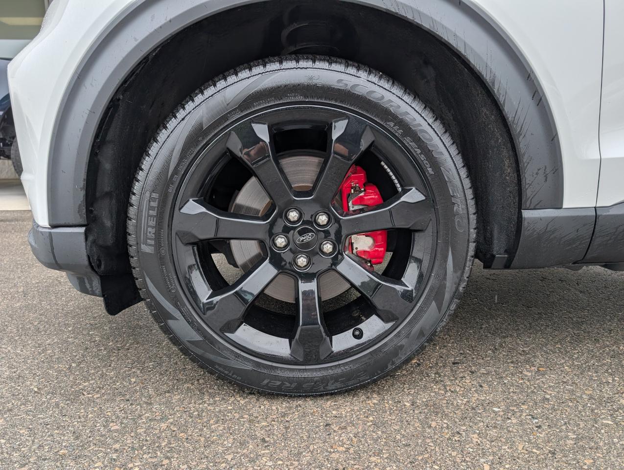 2022 Ford Explorer ST Photo