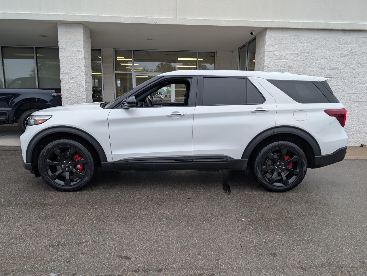 2022 Ford Explorer ST Photo