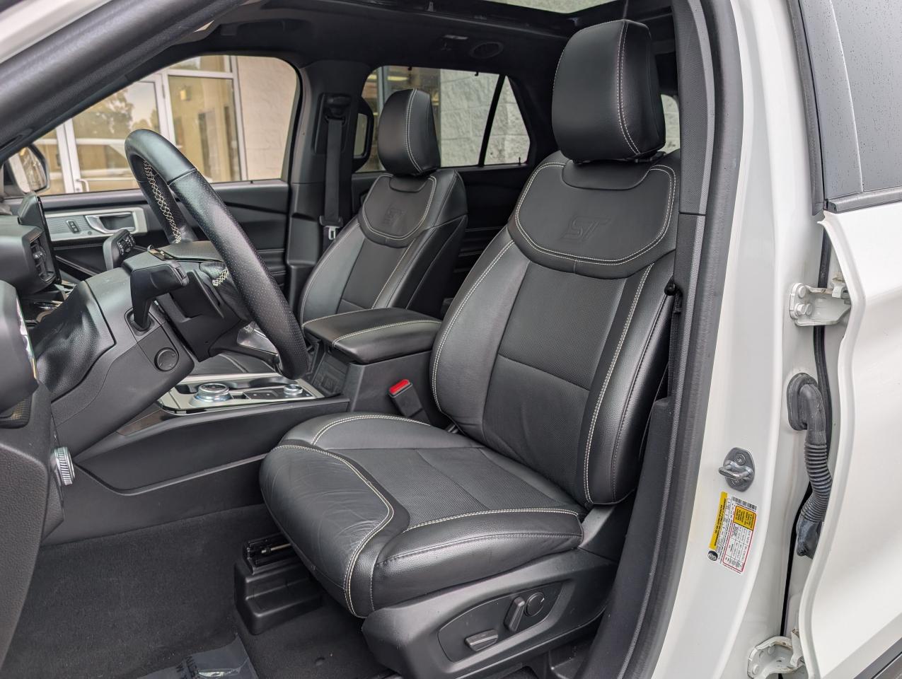 2022 Ford Explorer ST Photo