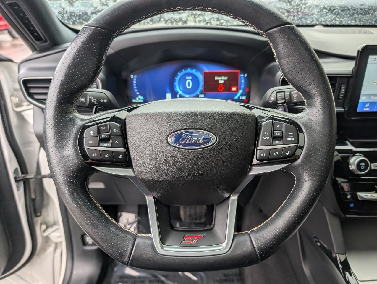 2022 Ford Explorer ST Photo