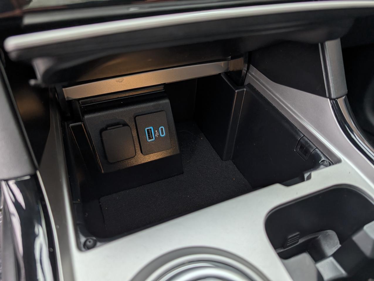 2022 Ford Explorer ST Photo