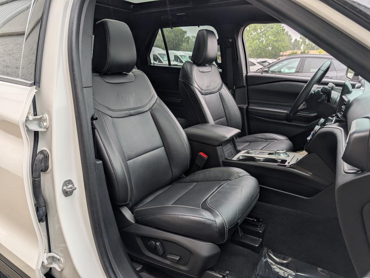 2022 Ford Explorer ST Photo