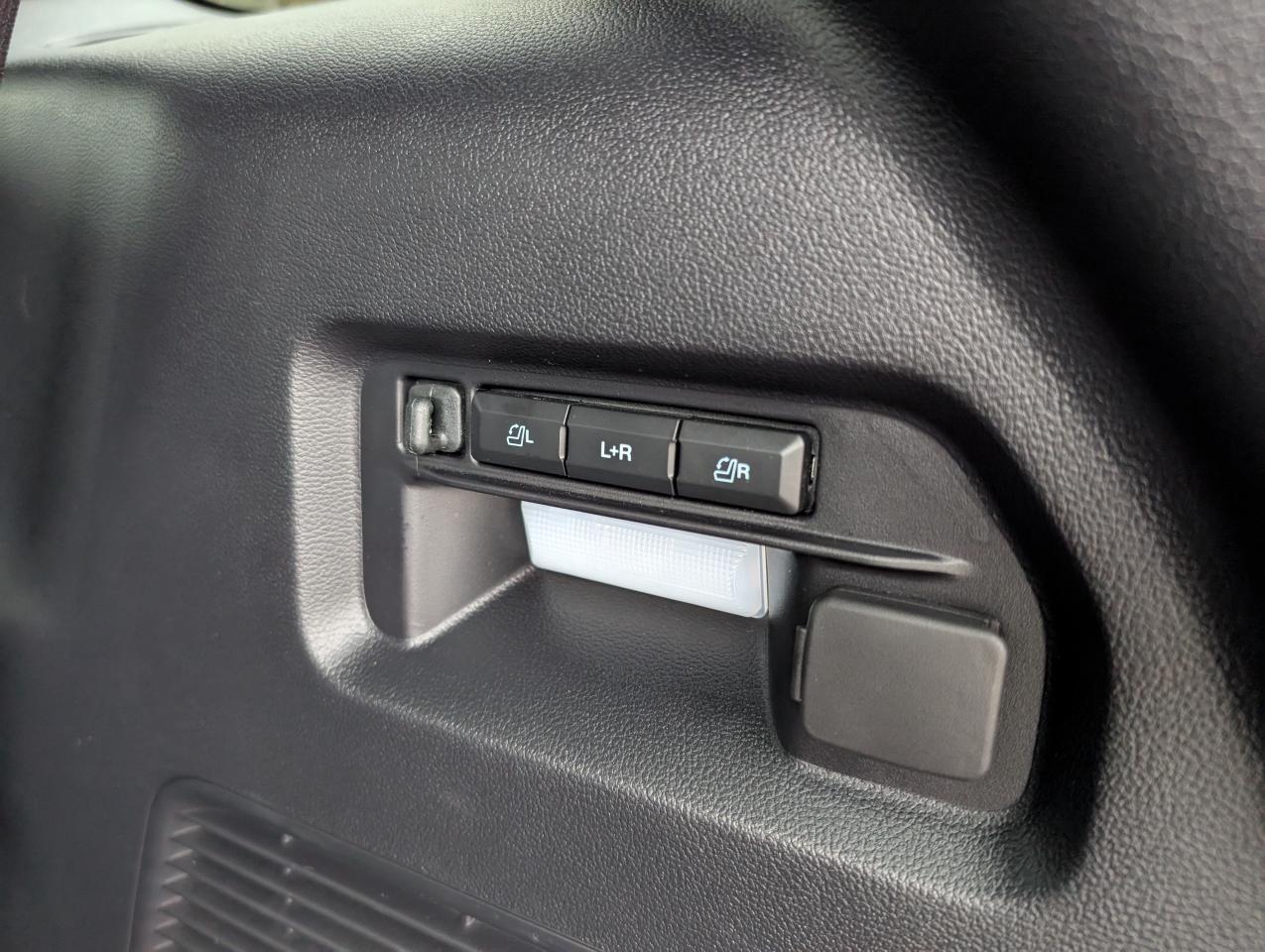 2022 Ford Explorer ST Photo