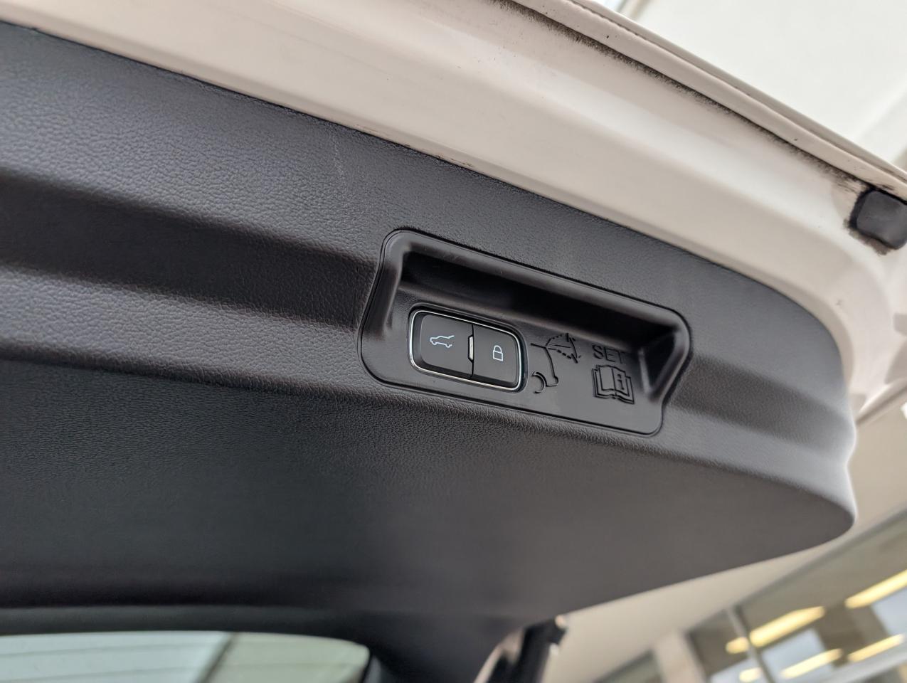 2022 Ford Explorer ST Photo