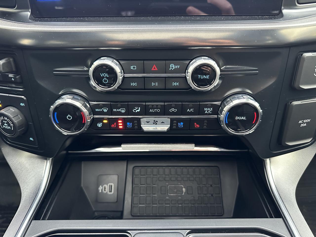 2025 Ford F-150 PLATINUM/HYBRID/EVEN THE COLOUR IS AN OPTION!!!!! Photo