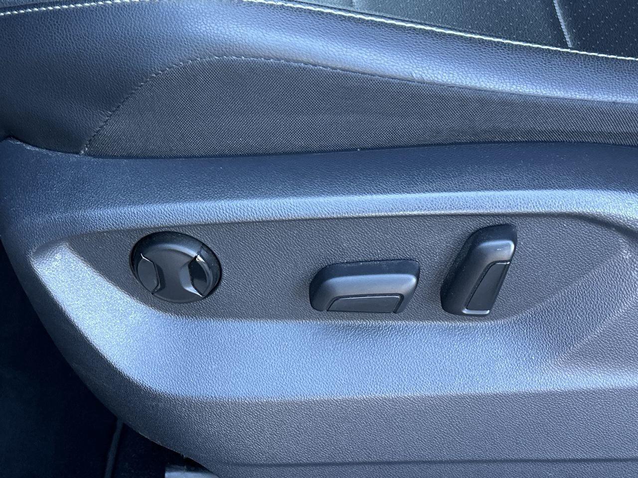 2019 Volkswagen Tiguan Comfortline 2.0T 8sp at w/Tip 4M Standard Rear Vie Photo