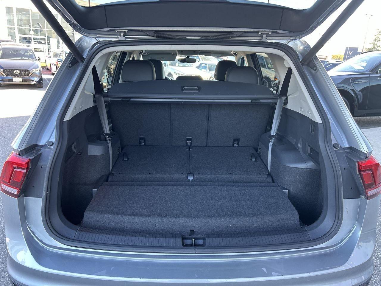 2019 Volkswagen Tiguan Comfortline 2.0T 8sp at w/Tip 4M Standard Rear Vie Photo