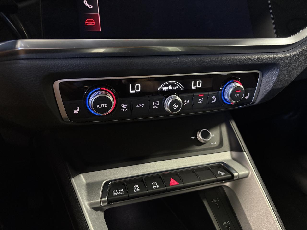 2021 Audi Q3 Komfort|QUATTRO|ALLOYS|LEATHER|PANOROOF|HEATSEATS| - Photo #26