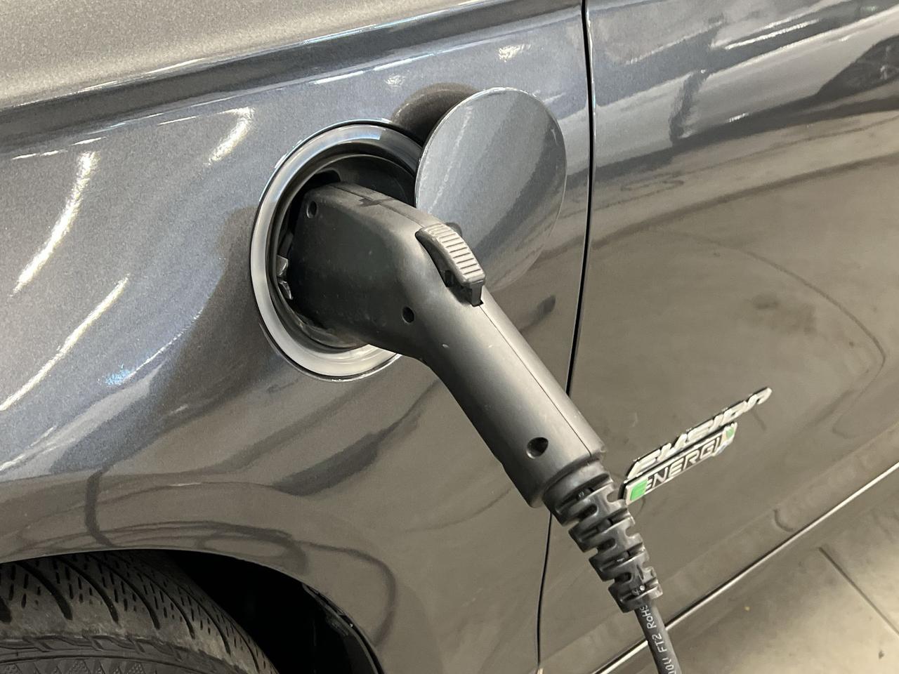 2018 Ford Fusion Energi SE PLUG-IN HYBRID | LUXURY PKG | LEATHER | CARPLAY Photo