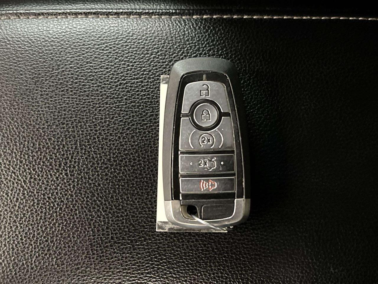 2018 Ford Fusion Energi HYBRID LUXURY | TECH PKG | LEATHER | CARPLAY | NAV Photo