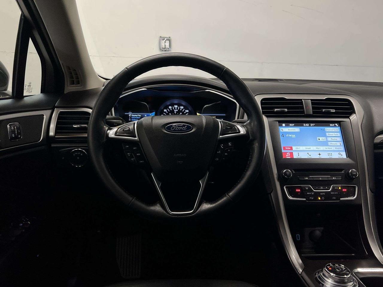 2018 Ford Fusion Energi HYBRID LUXURY | TECH PKG | LEATHER | CARPLAY | NAV Photo