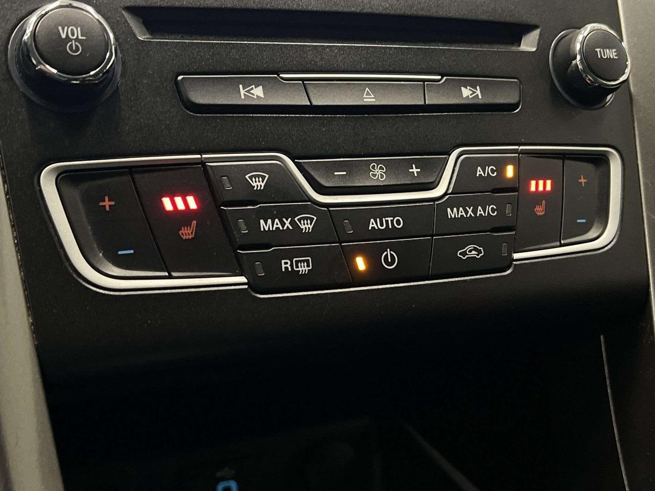 2018 Ford Fusion Energi HYBRID LUXURY | TECH PKG | LEATHER | CARPLAY | NAV Photo