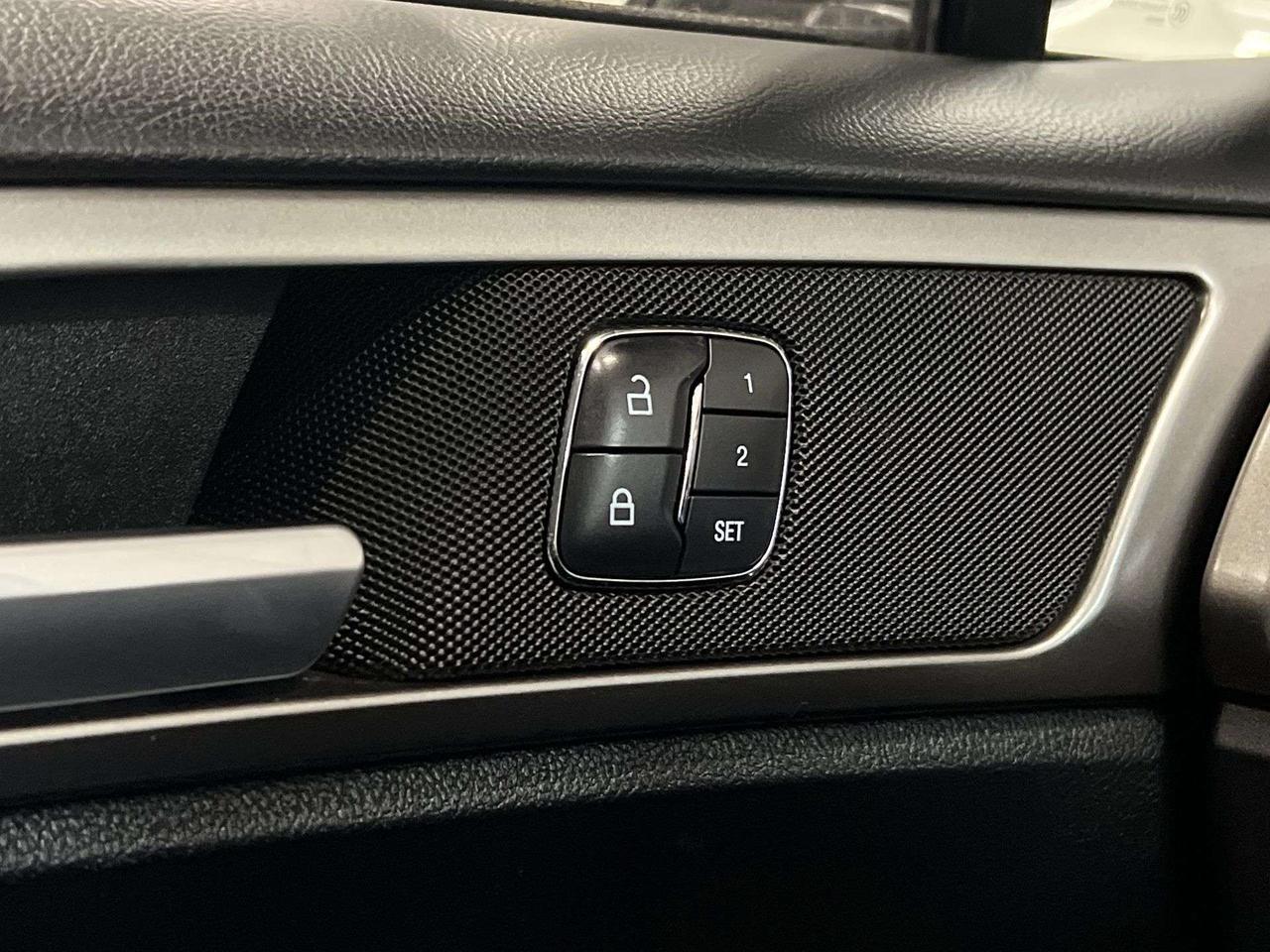 2018 Ford Fusion Energi HYBRID LUXURY | TECH PKG | LEATHER | CARPLAY | NAV Photo