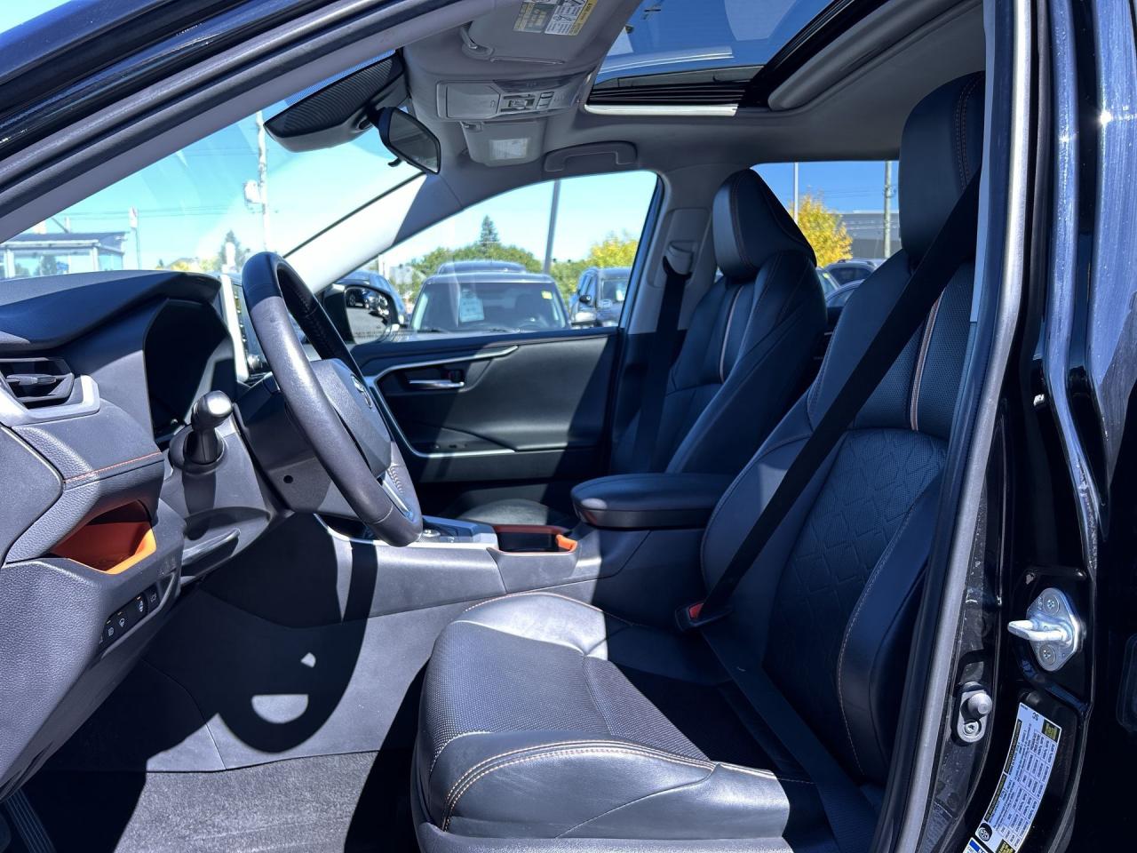 2021 Toyota RAV4 TRAIL AWD | COOLED LEATHER | SUNROOF | 19IN ALLOYS Photo