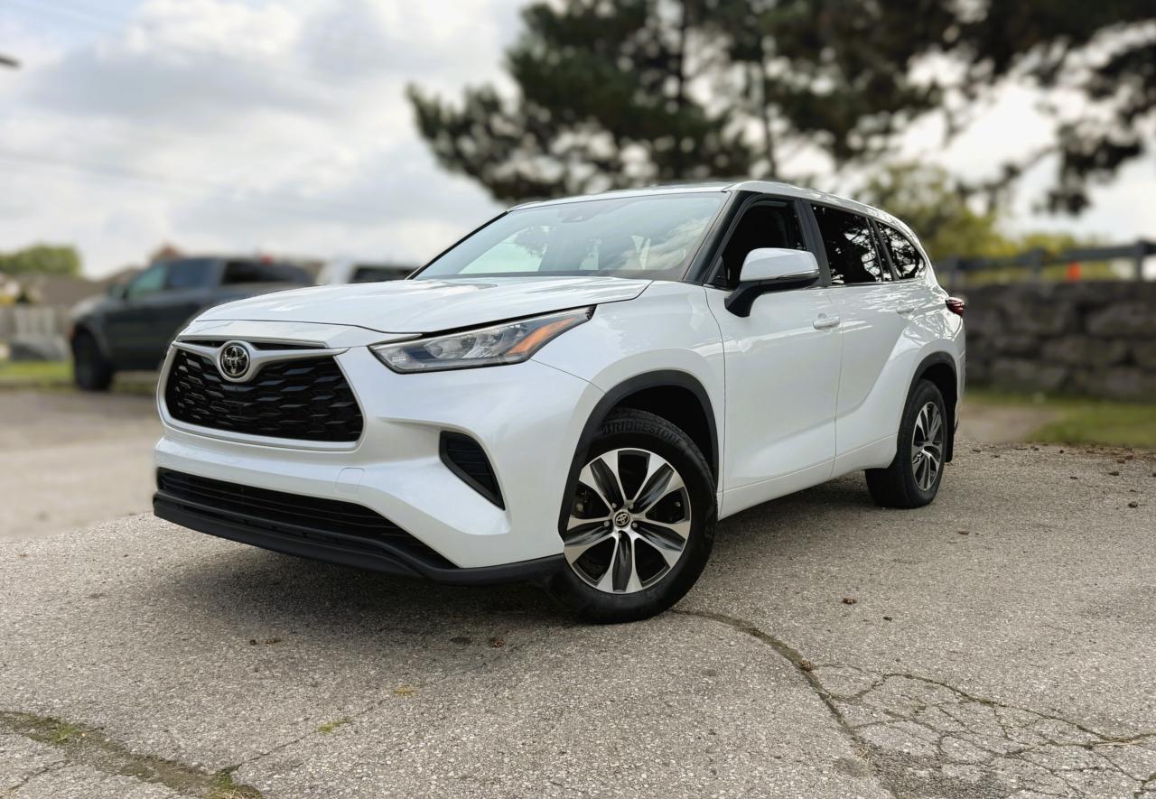2023 Toyota Highlander LE AWD | BLIND SPOT | HEATED SEATS | Photo0