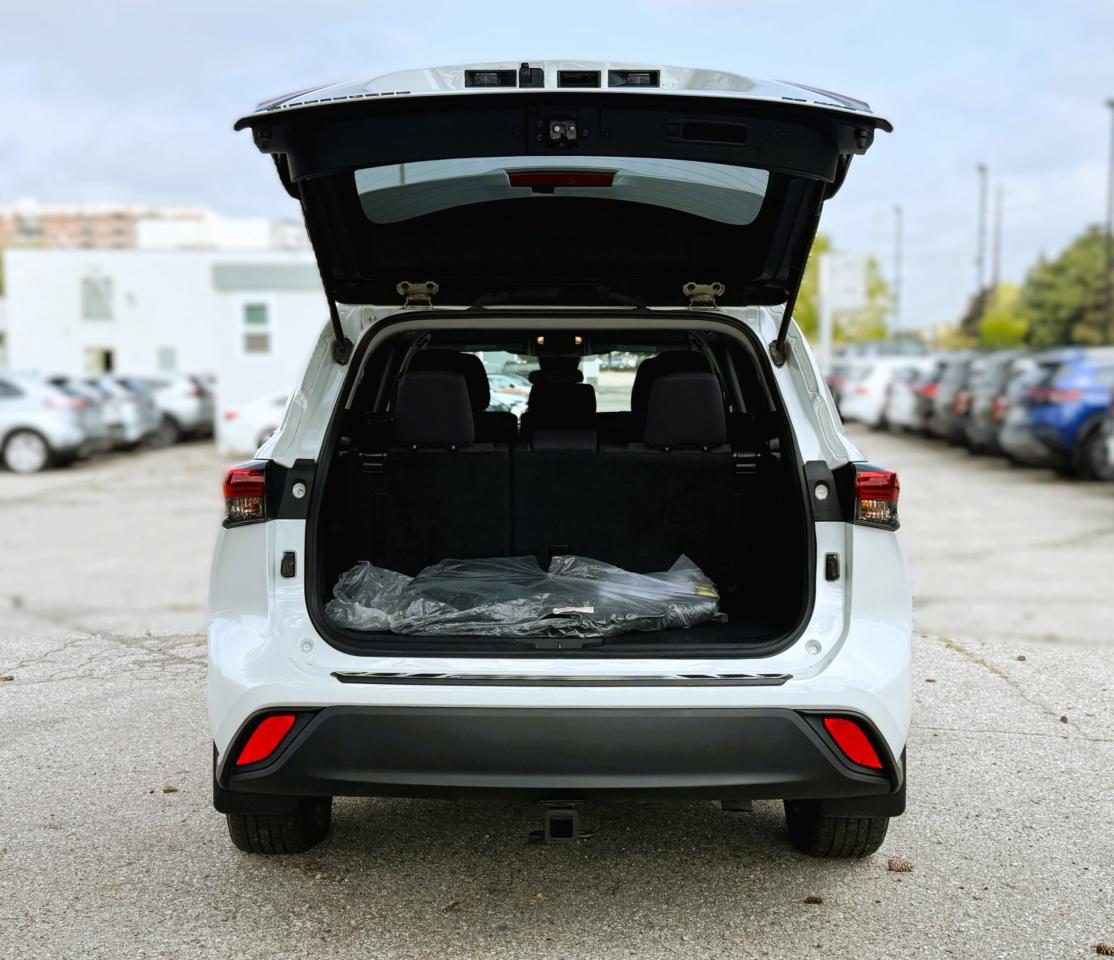 2023 Toyota Highlander LE AWD | BLIND SPOT | HEATED SEATS | Photo
