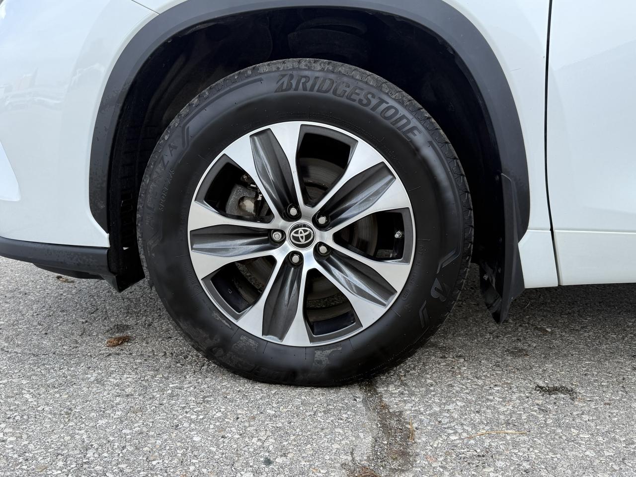 2023 Toyota Highlander LE AWD | BLIND SPOT | HEATED SEATS | Photo