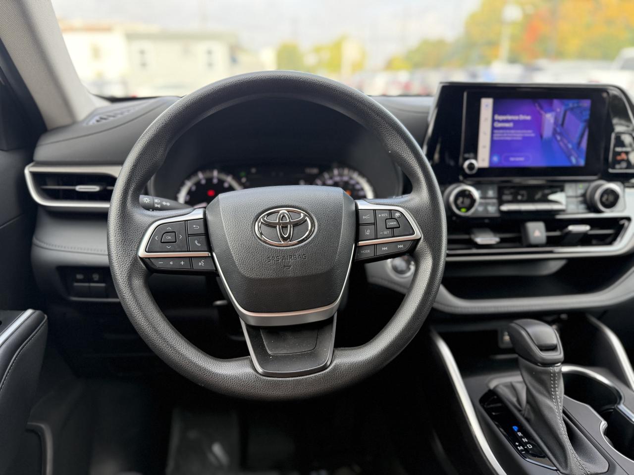 2023 Toyota Highlander LE AWD | BLIND SPOT | HEATED SEATS | Photo