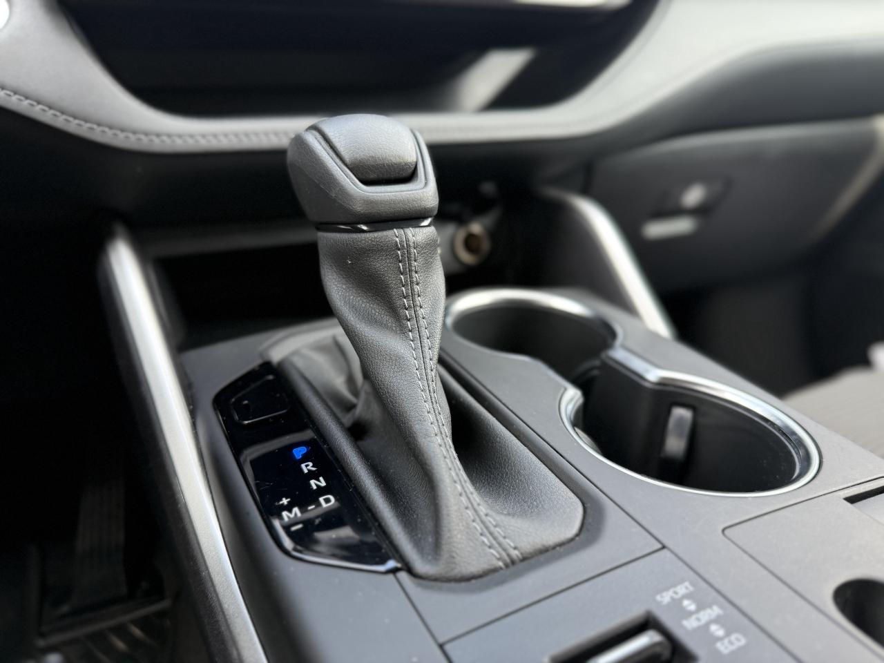 2023 Toyota Highlander LE AWD | BLIND SPOT | HEATED SEATS | Photo