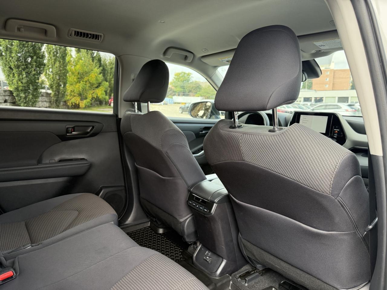 2023 Toyota Highlander LE AWD | BLIND SPOT | HEATED SEATS | Photo