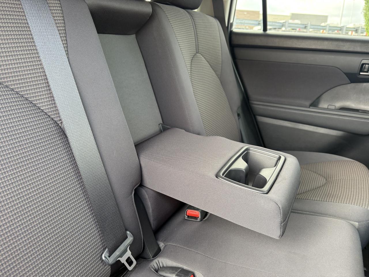 2023 Toyota Highlander LE AWD | BLIND SPOT | HEATED SEATS | Photo