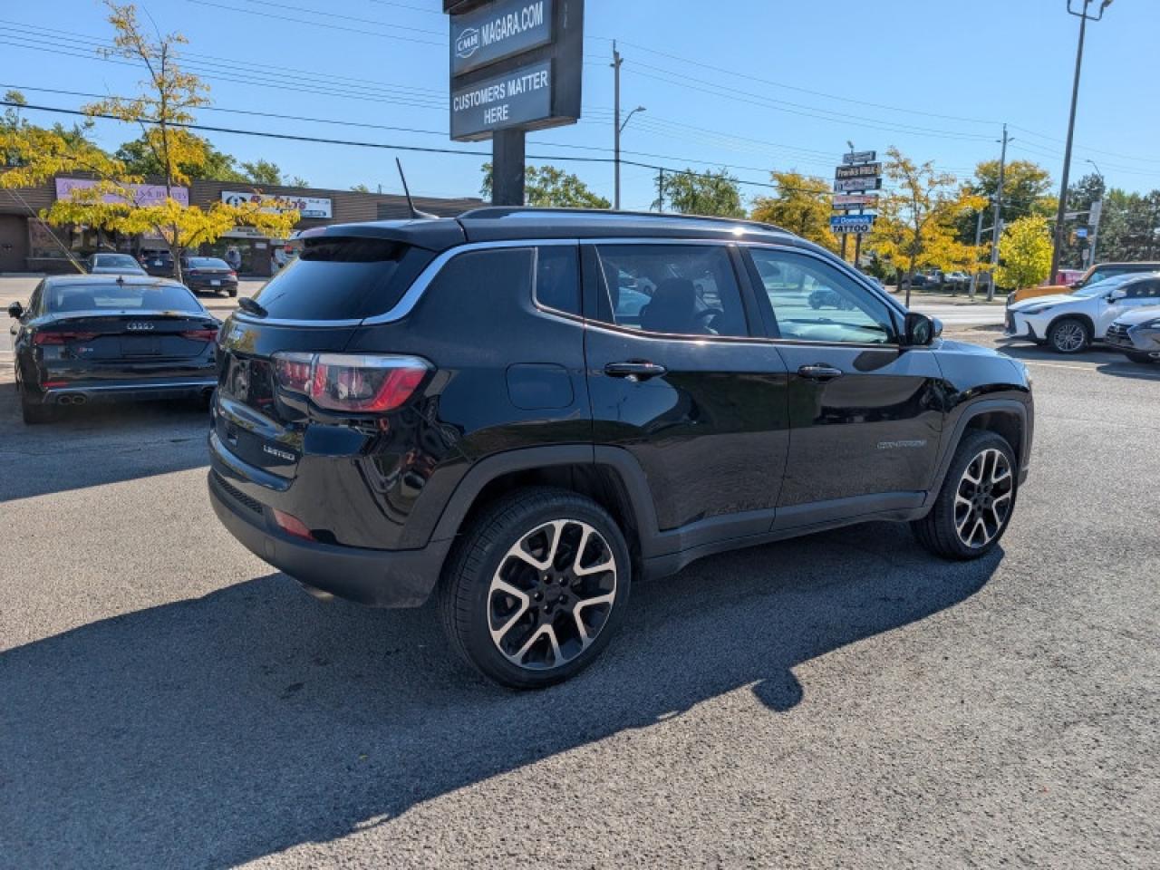 2017 Jeep Compass Limited  **HTD SW - PWR GATE - ROOF** Photo