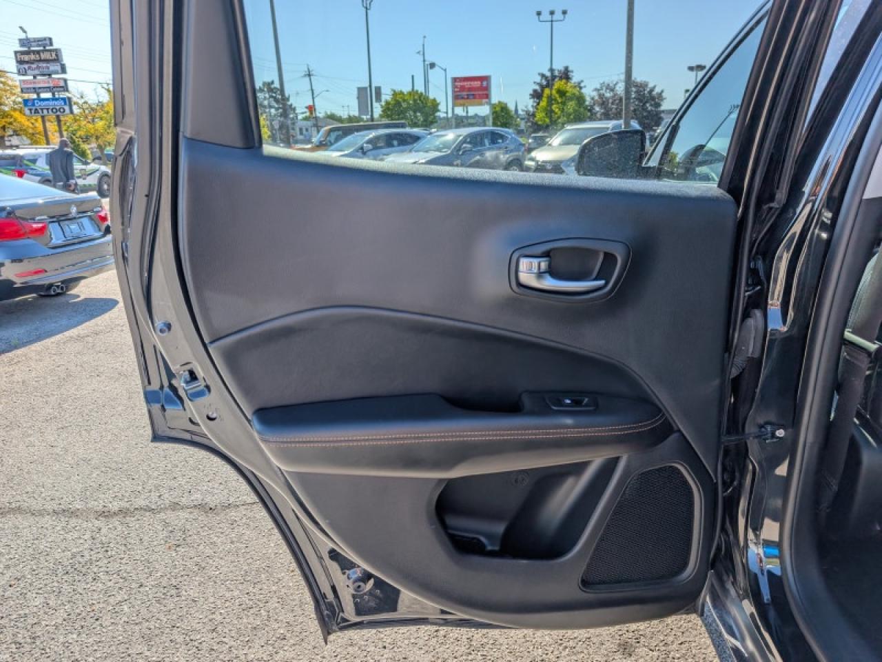 2017 Jeep Compass Limited  **HTD SW - PWR GATE - ROOF** Photo