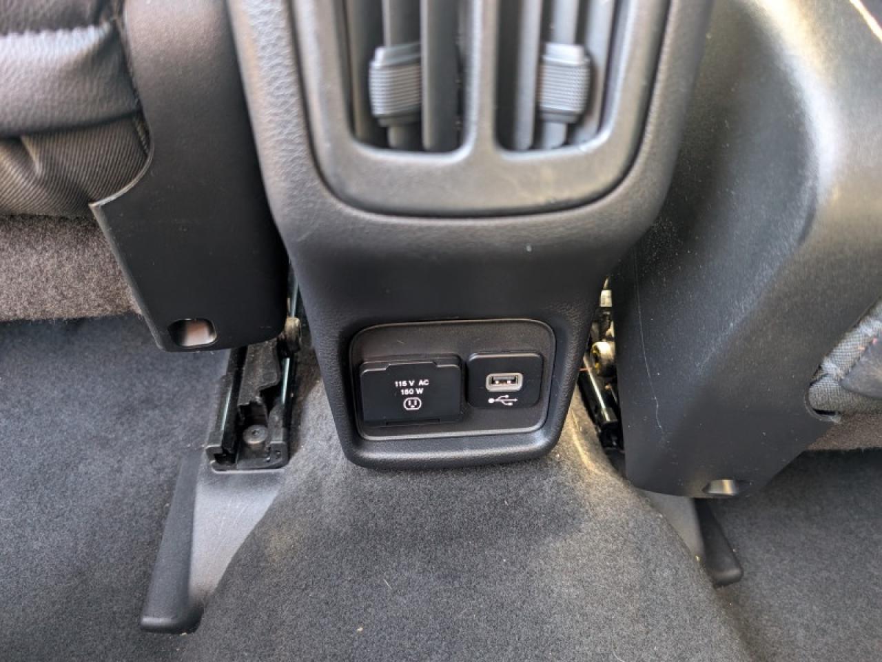 2017 Jeep Compass Limited  **HTD SW - PWR GATE - ROOF** Photo