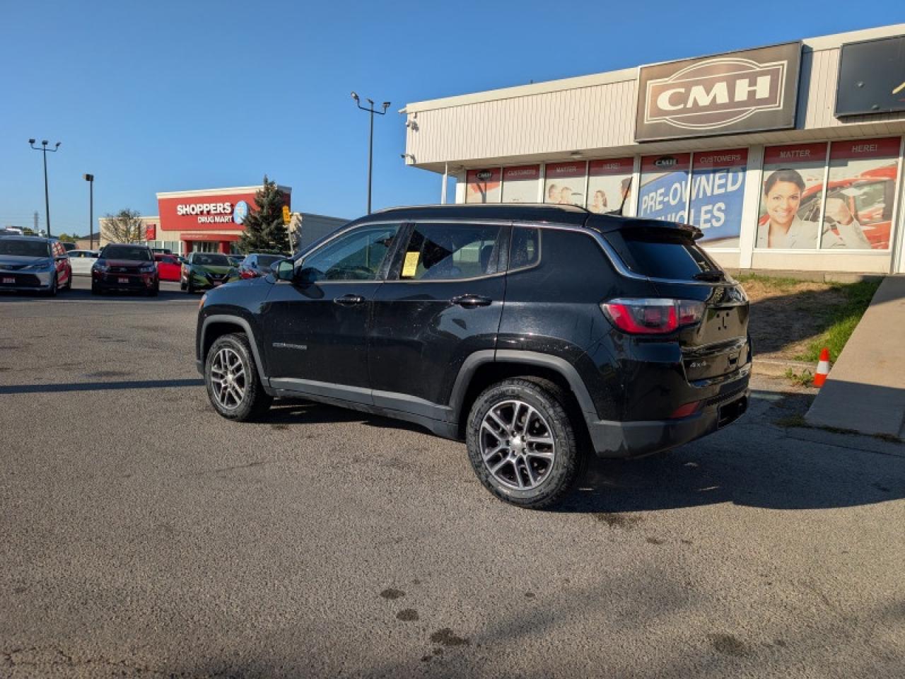 2018 Jeep Compass North  **VERY LOW KMS - COLD WEATH. PKG** Photo3