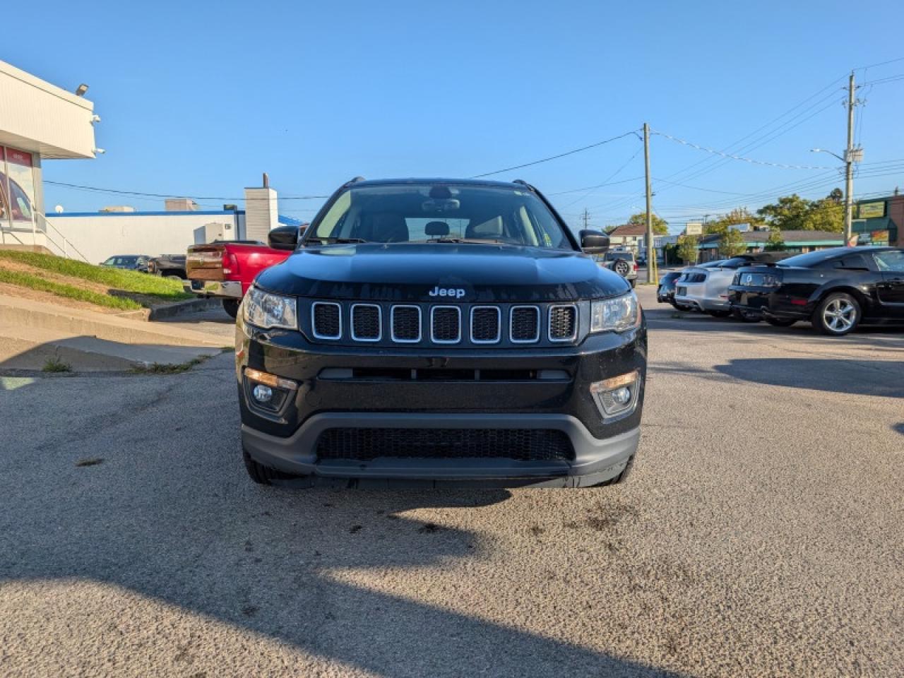 2018 Jeep Compass North  **VERY LOW KMS - COLD WEATH. PKG** Photo