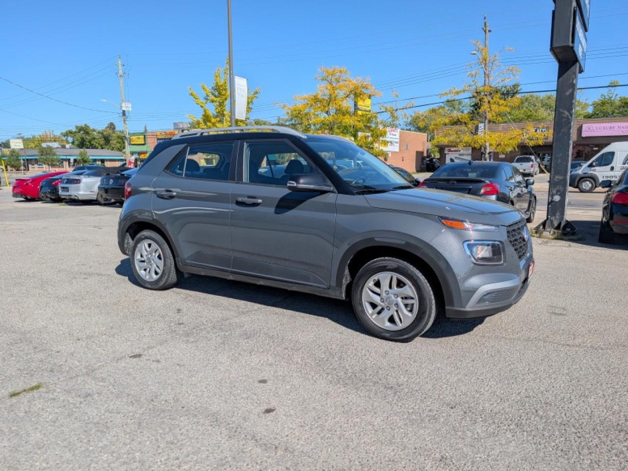2023 Hyundai Venue Preferred w/Two-Tone  **APPLE-CP - REM START** Photo
