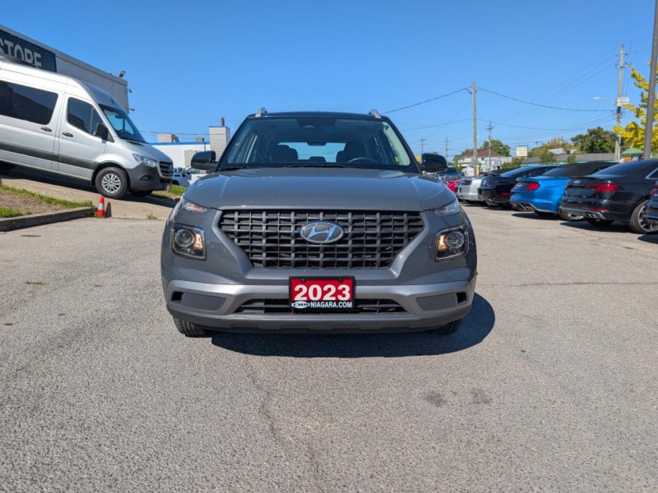 2023 Hyundai Venue Preferred w/Two-Tone  **APPLE-CP - REM START** Photo
