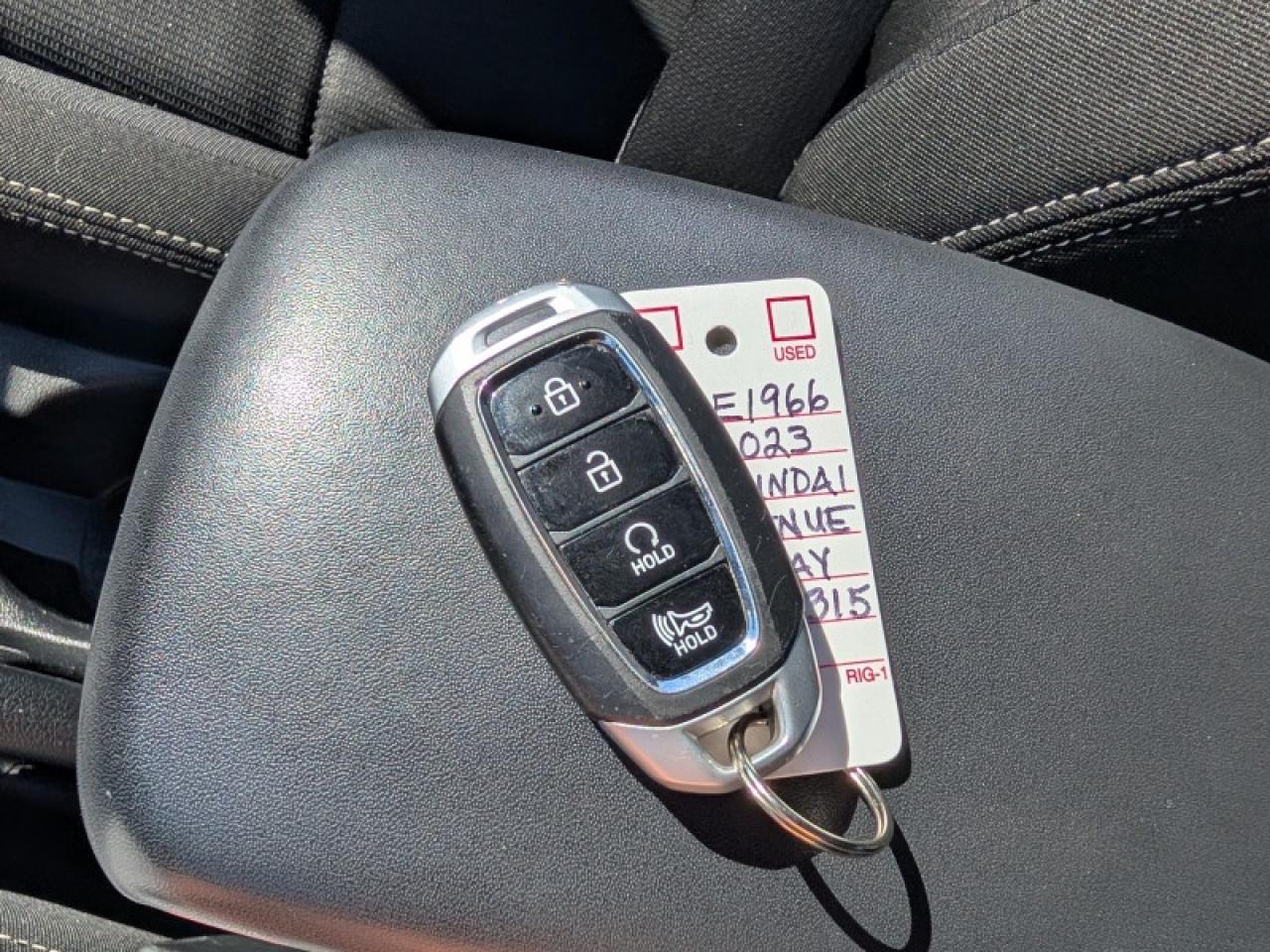2023 Hyundai Venue Preferred w/Two-Tone  **APPLE-CP - REM START** Photo