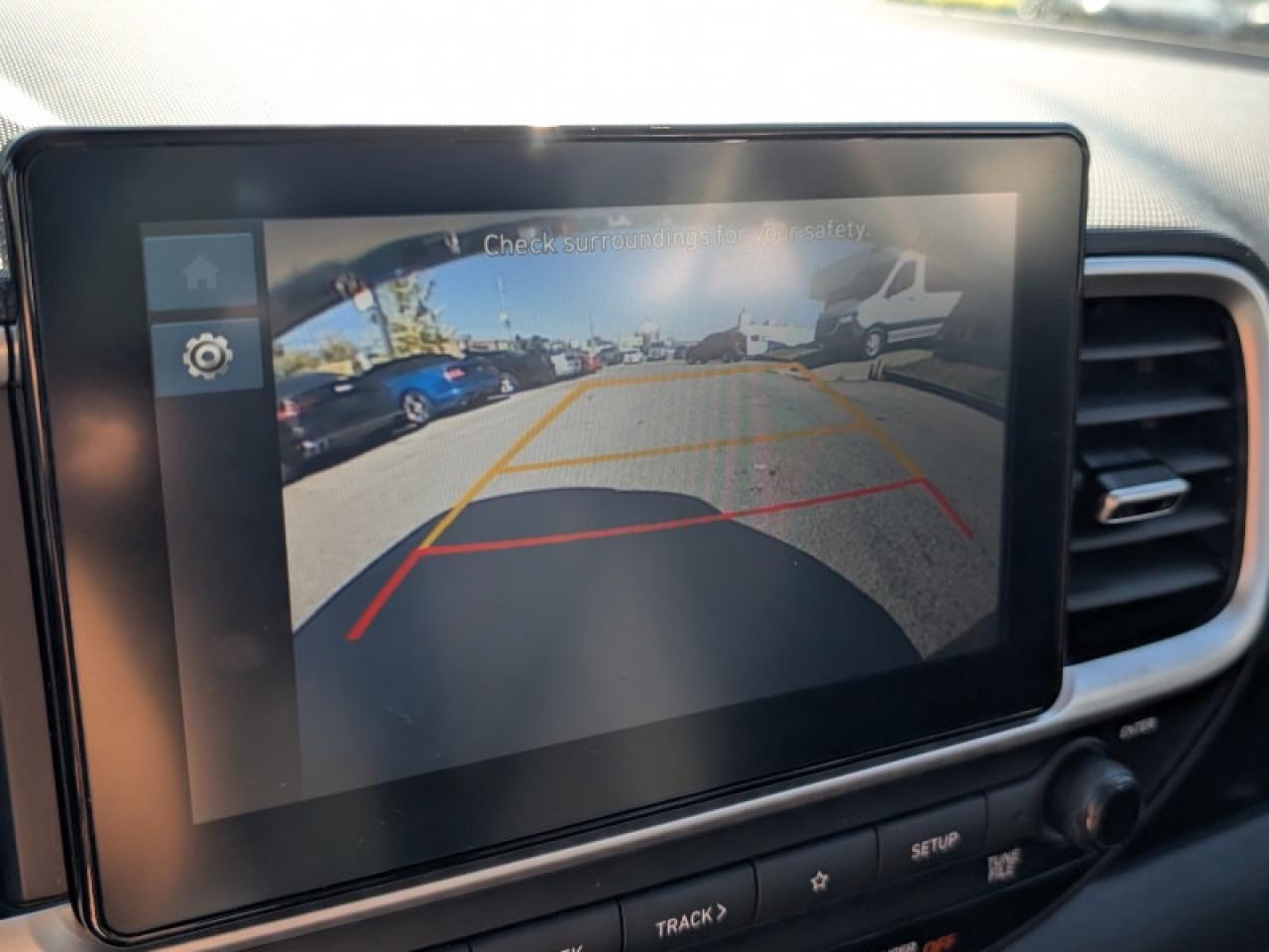 2023 Hyundai Venue Preferred w/Two-Tone  **APPLE-CP - REM START** Photo