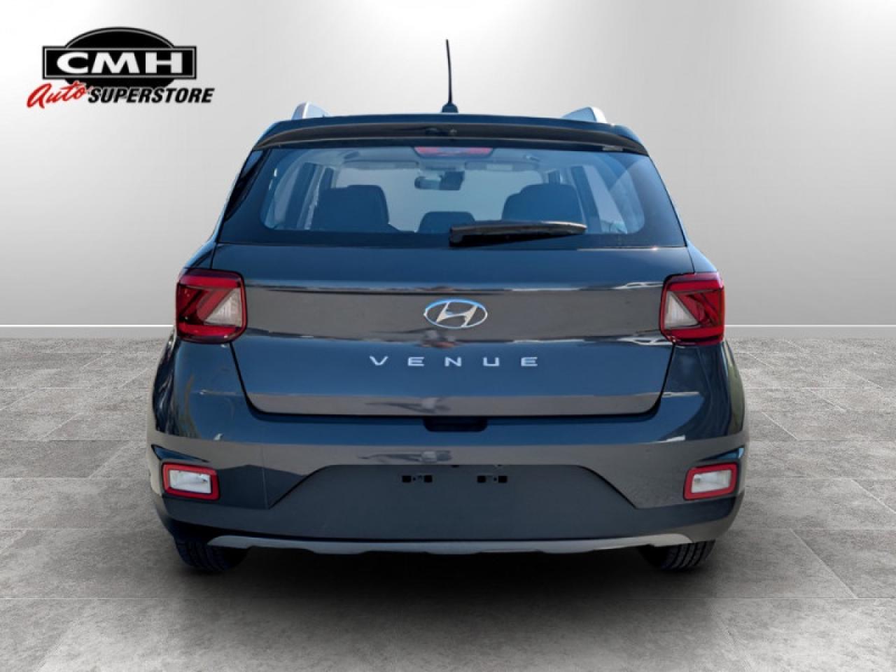 2023 Hyundai Venue Preferred w/Two-Tone  **APPLE-CP - REM START** Photo