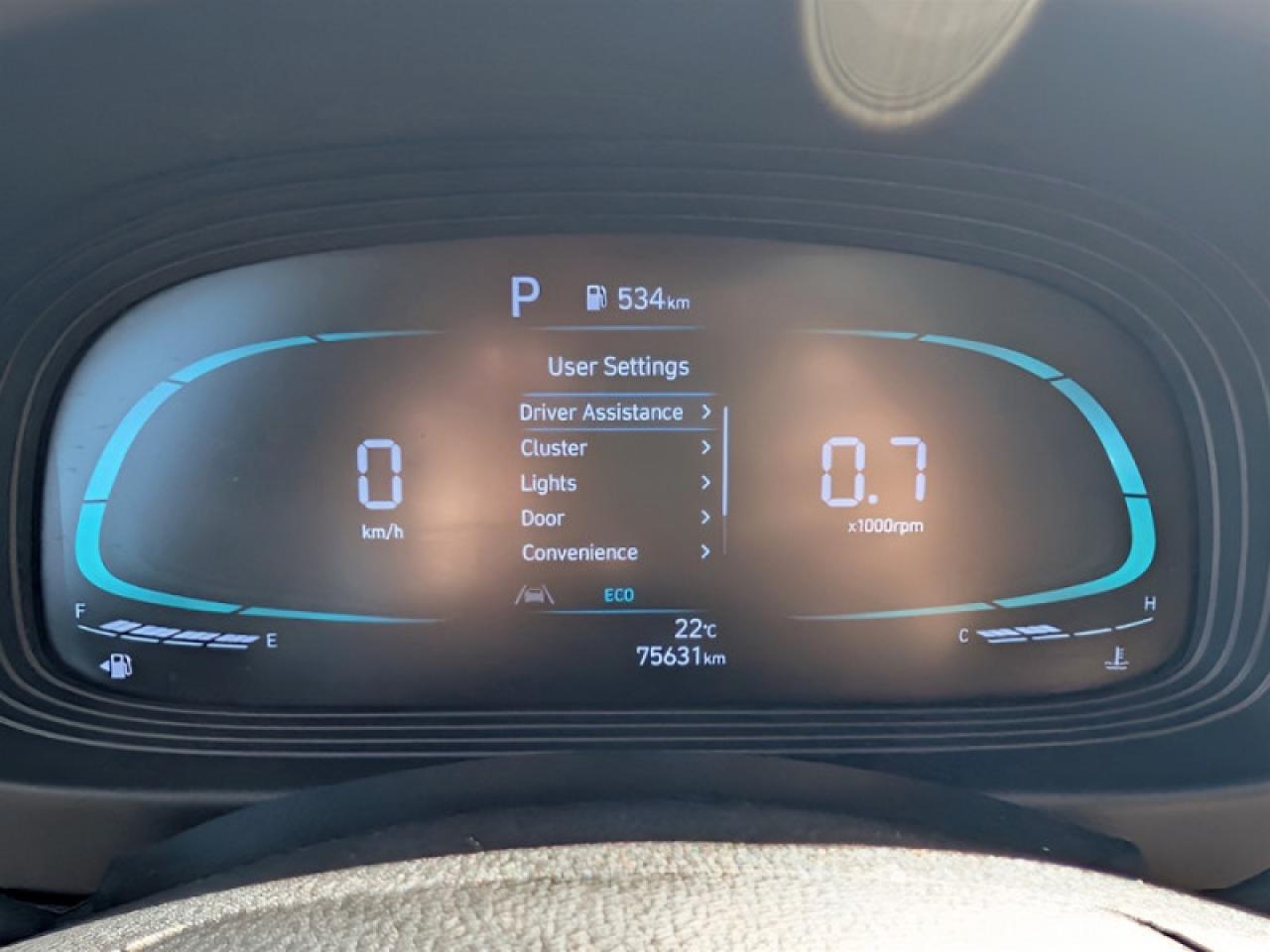 2023 Hyundai Venue Preferred w/Two-Tone  **APPLE-CP - REM START** Photo