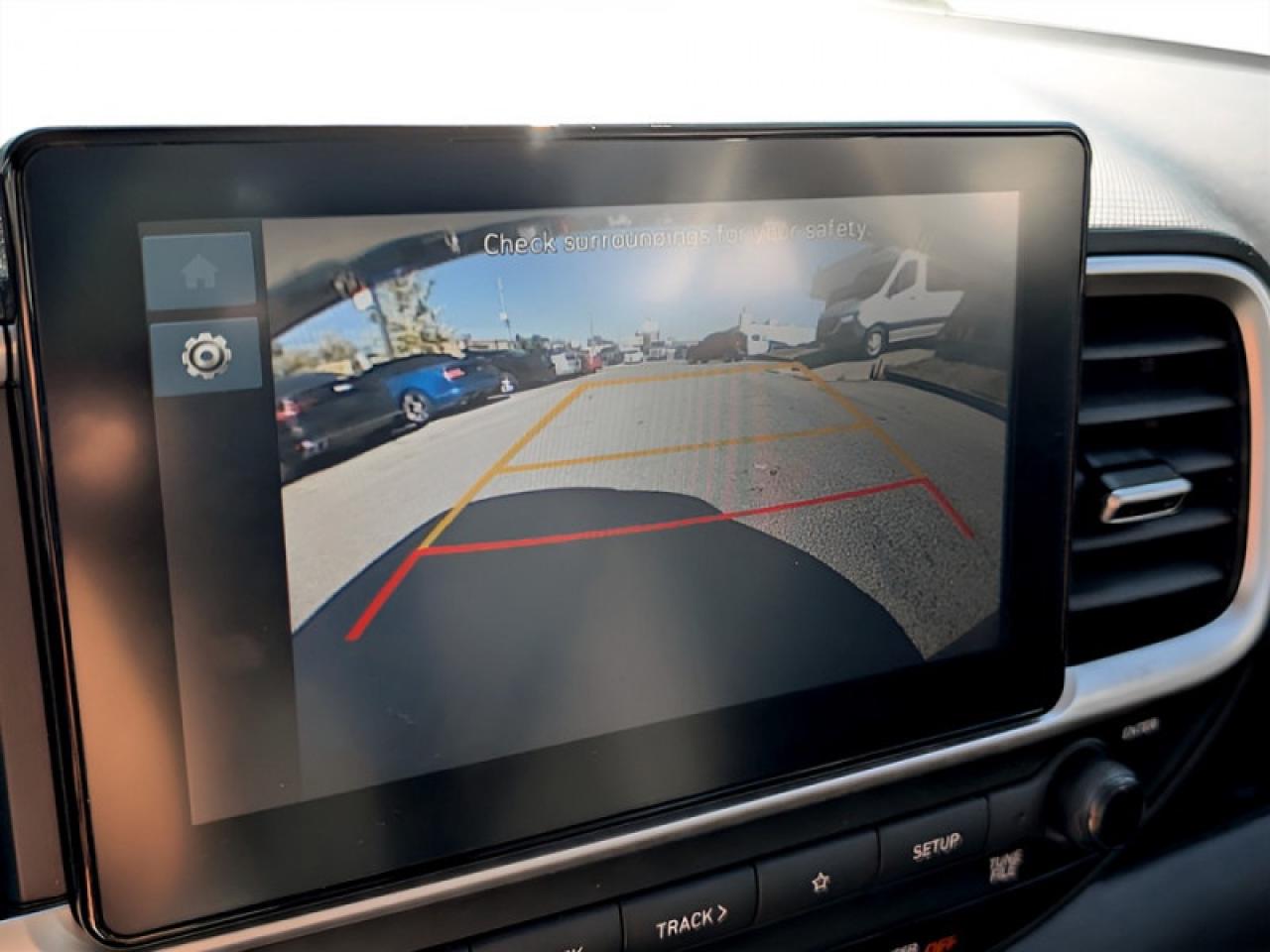 2023 Hyundai Venue Preferred w/Two-Tone  **APPLE-CP - REM START** Photo