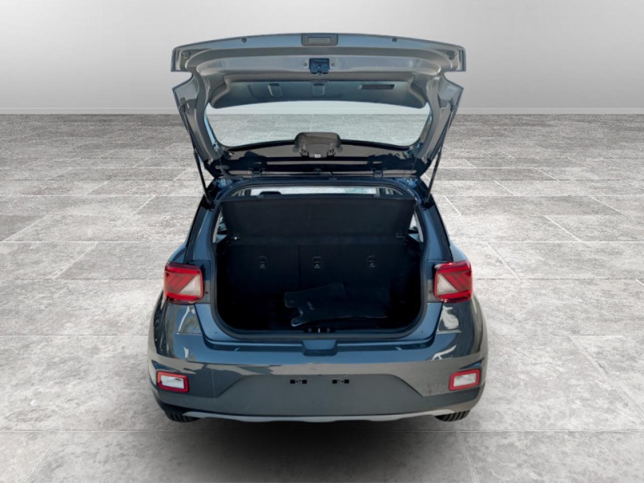 2023 Hyundai Venue Preferred w/Two-Tone  **APPLE-CP - REM START** Photo