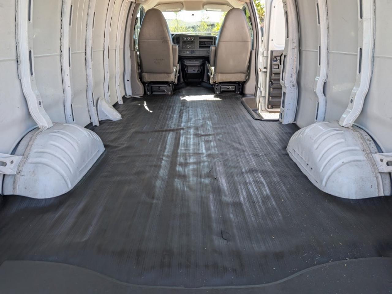 2013 GMC Savana Cargo Van Standard  **6.0L V8 ENGINE** Photo