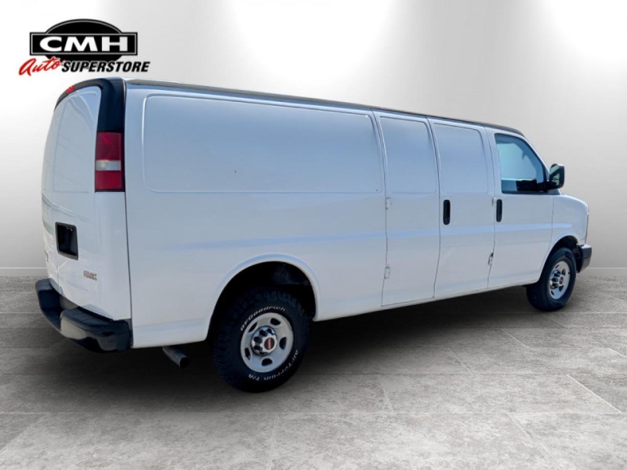 2013 GMC Savana Cargo Van 3500  **6.0L V8 ENGINE** Photo