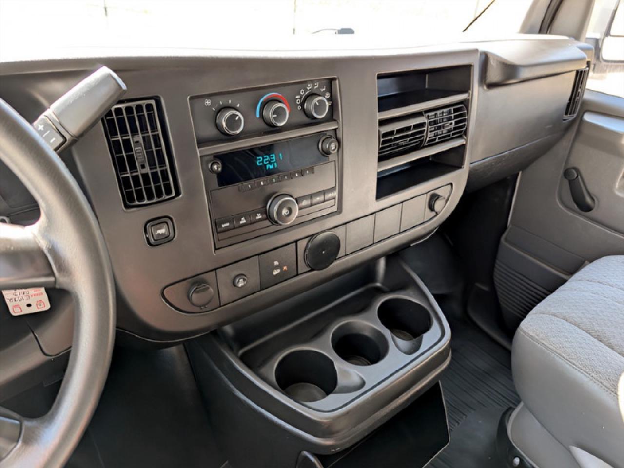 2013 GMC Savana Cargo Van 3500  **6.0L V8 ENGINE** Photo