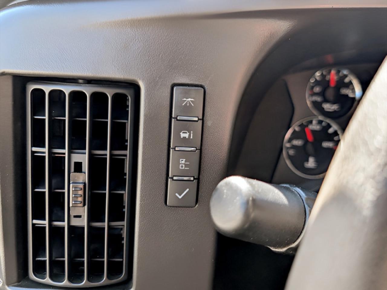 2013 GMC Savana Cargo Van 3500  **6.0L V8 ENGINE** Photo