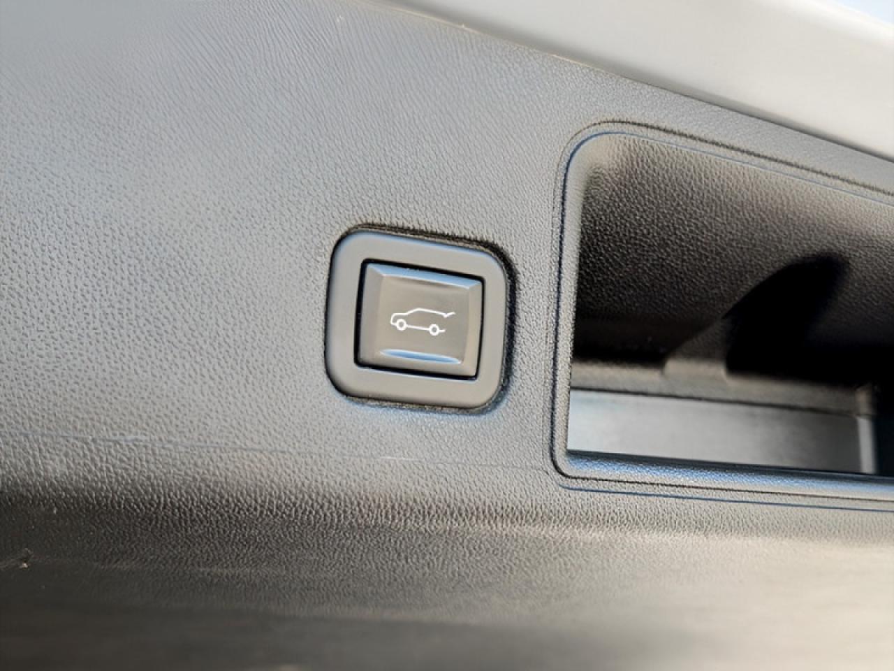 2023 GMC Terrain SLE  **POWER LIFTGATE** Photo