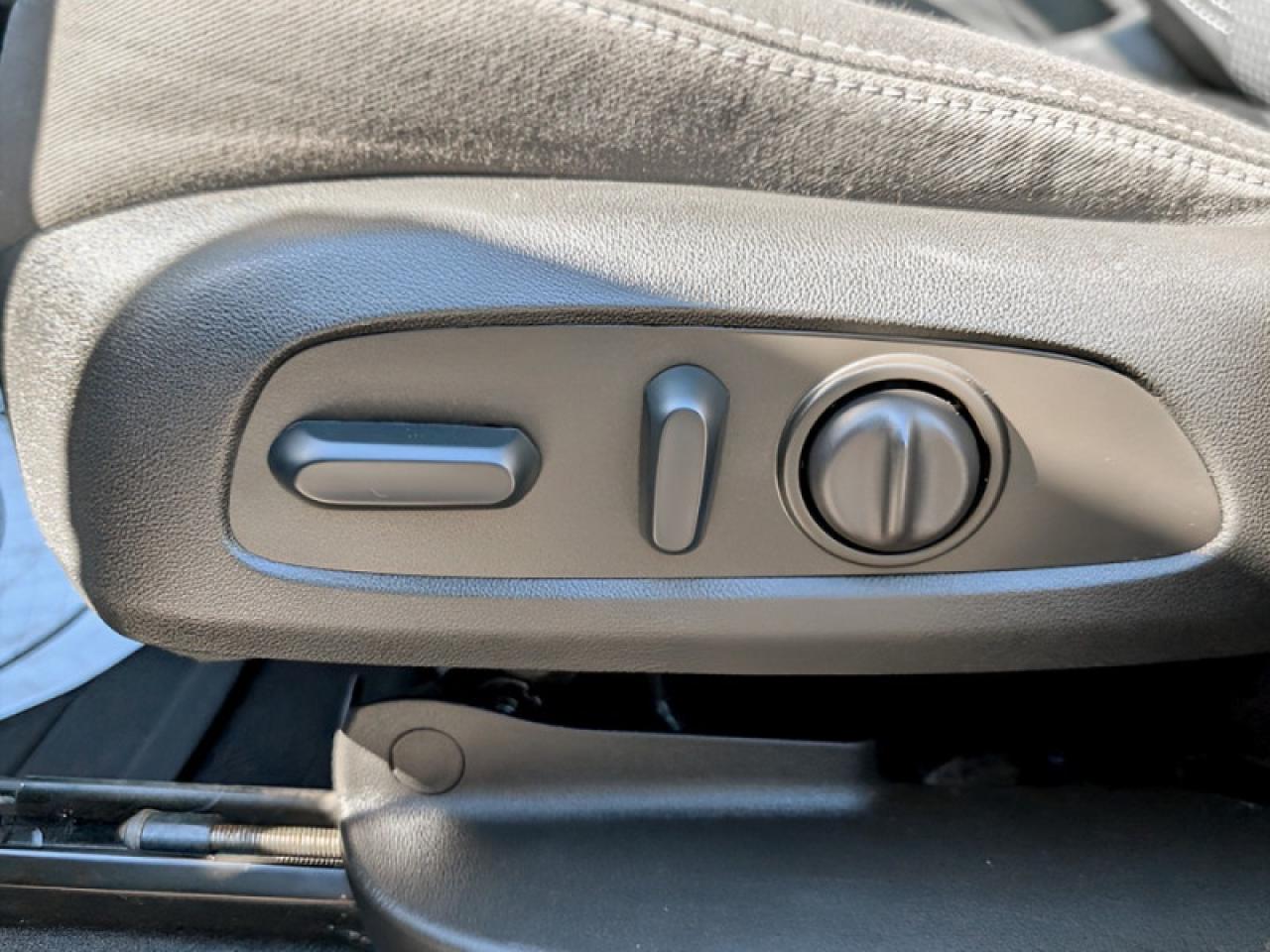 2023 GMC Terrain SLE  **POWER LIFTGATE** Photo