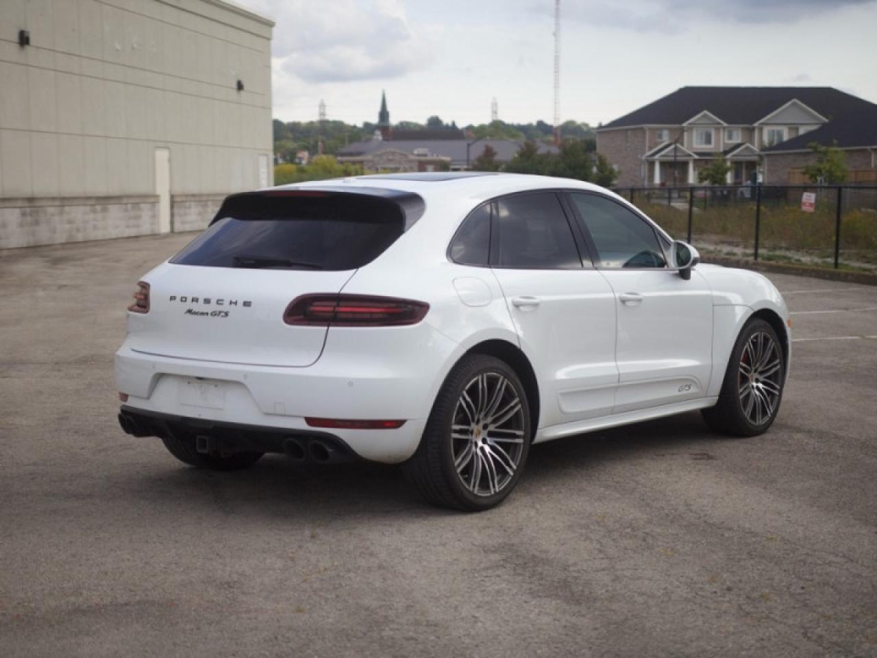 2017 Porsche Macan GTS w/Premium Package Plus  **3.0L V6** Photo4