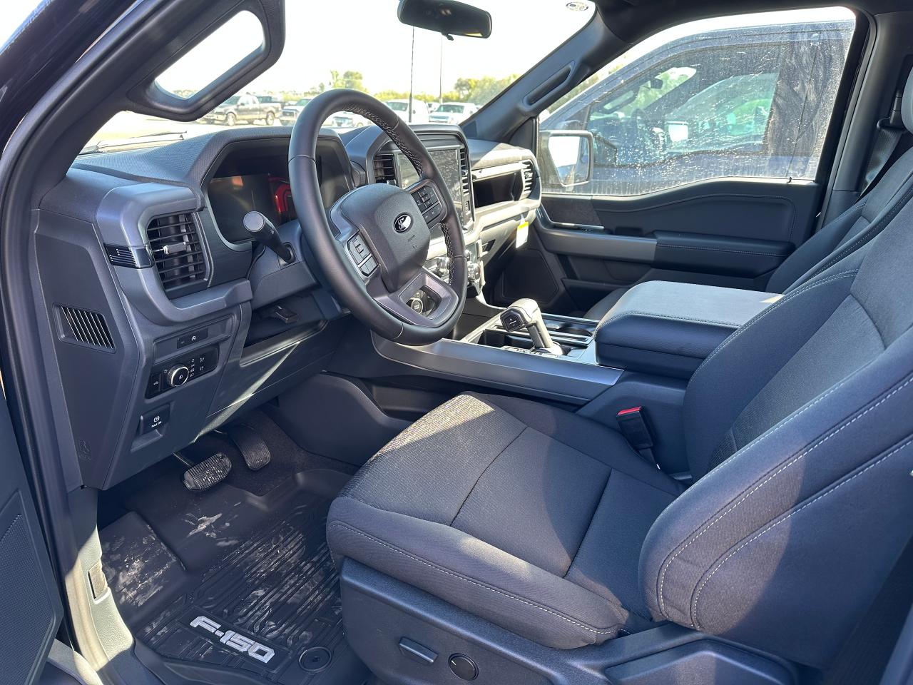2025 Ford F-150 XLT 4WD SuperCrew 5.5' Box 301A Photo4