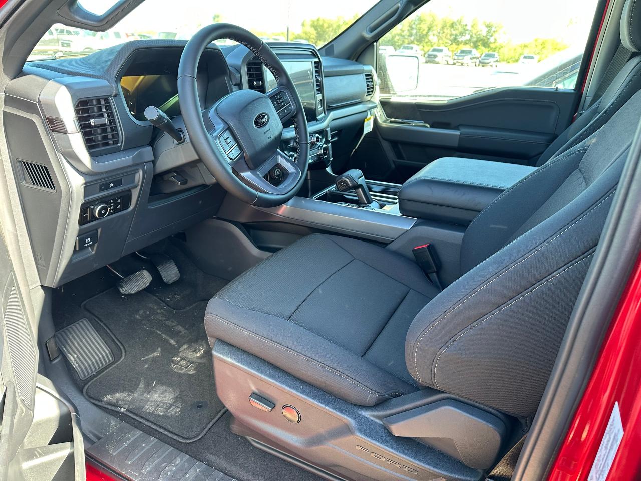 2025 Ford F-150 XLT 4WD SuperCrew 5.5' Box 301A Photo4