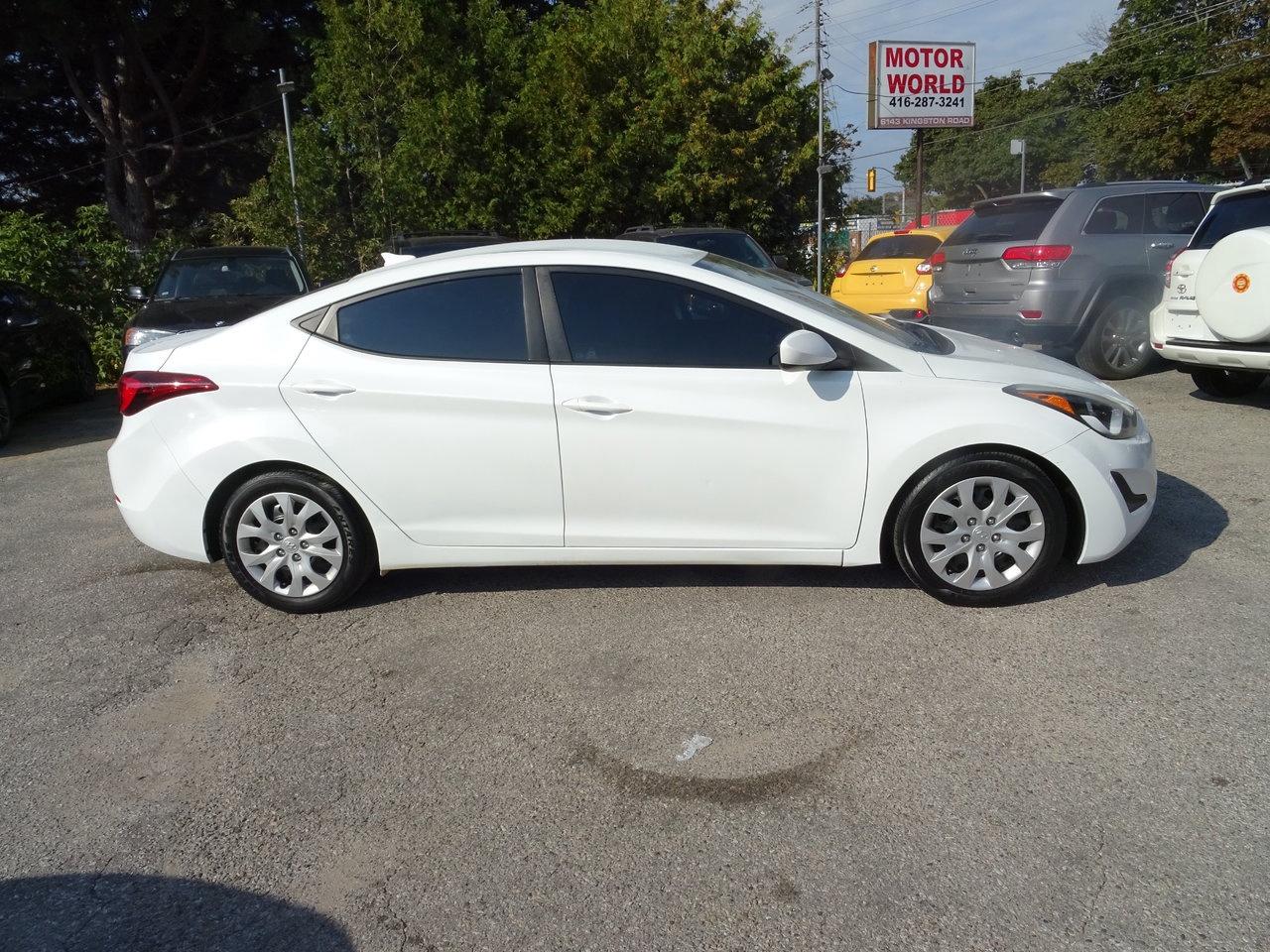 2016 Hyundai Elantra GL - Photo #5