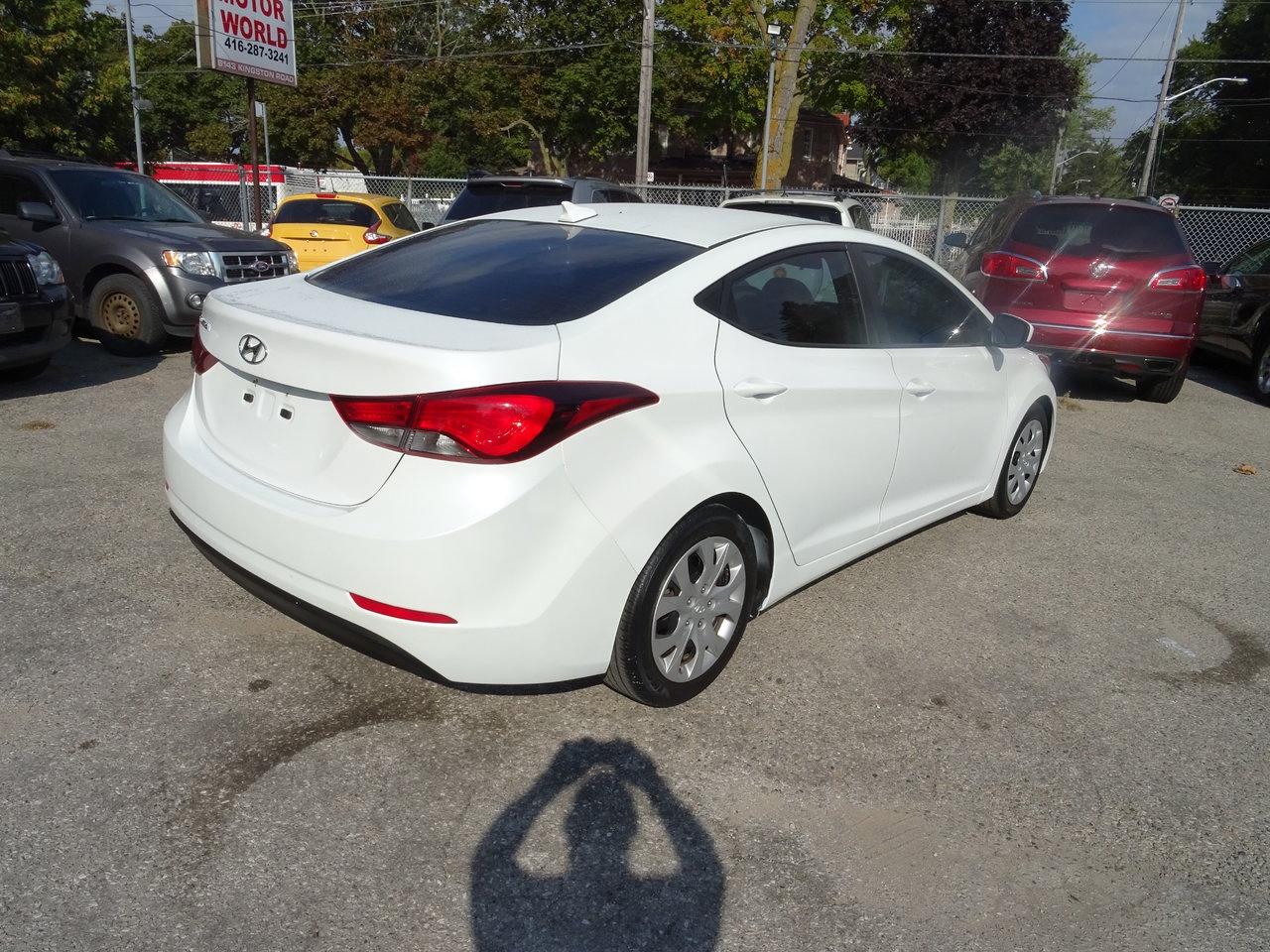 2016 Hyundai Elantra GL - Photo #6